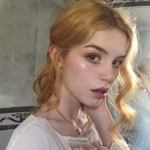 Meet your Posher, Abigail